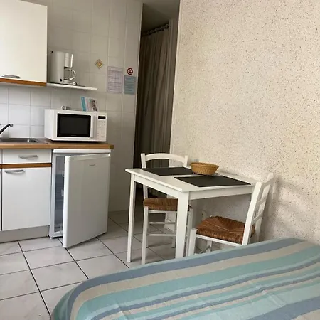 Les Flots Szálloda 2*