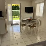 Les Flots Hotel