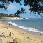 Ξενοδοχείο Les Flots 2*