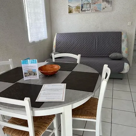 Les Flots 2* Saint-Palais-sur-Mer