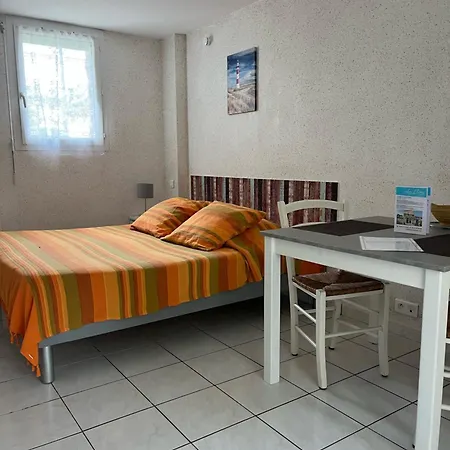 雷弗洛雷斯当斯酒店 2*