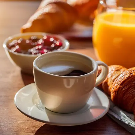 雷弗洛雷斯当斯酒店 酒店 滨海圣帕莱