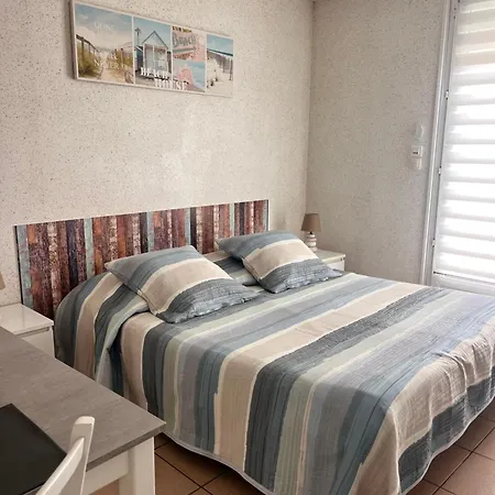 Les Flots Hotel