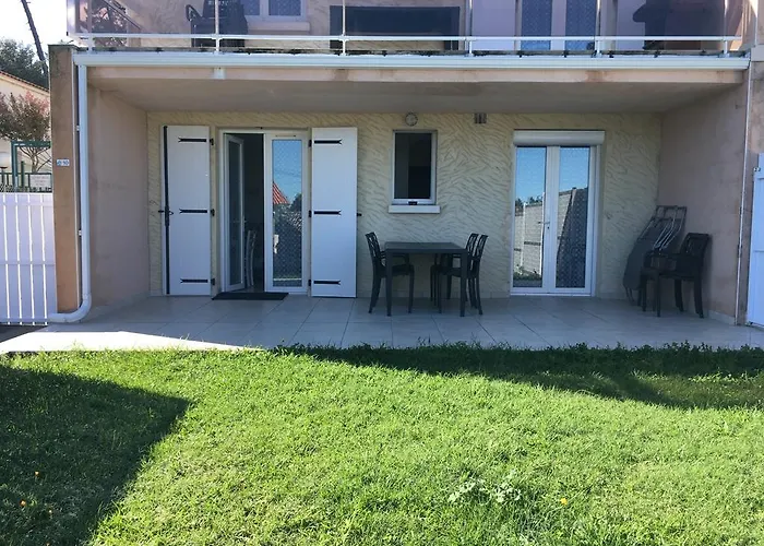 Hotel Les Flots Saint-Palais-sur-Mer